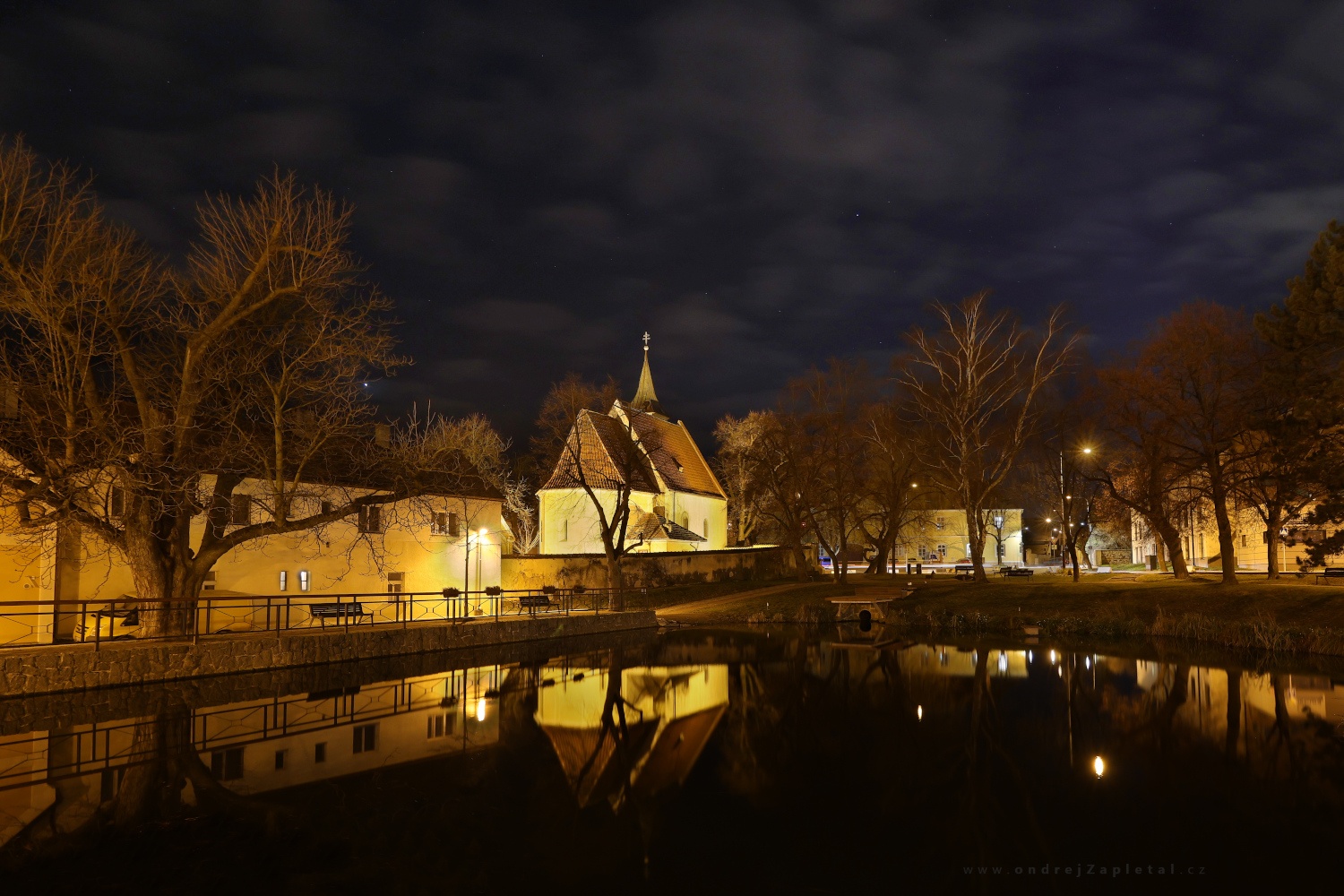 Church by a Pond (On the photo:  (Rural photography) kostel, večer, voda)